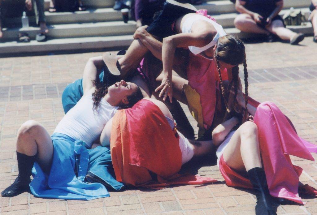 aminibigcircus performs at Baltimore's Artscape 2000